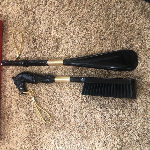 Brush and shoehorn set /horses on top /Unique, in original box, plastic - Picture 4 of 6